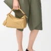 Bolso Puzzle pequeño Featherlight en piel de cordero napa Dark Butter Bolso Puzzle pequeño Featherlight en piel de cordero napa Dark Butter