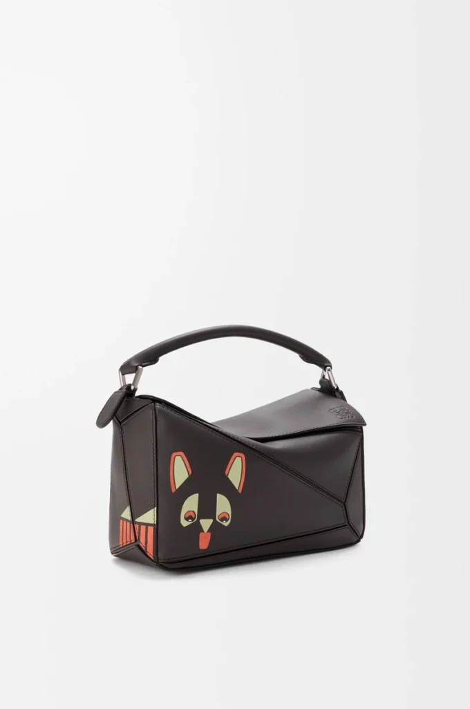 Bolso Puzzle pequeño Futurist Cat en piel de becerro clásica Dark Taupe