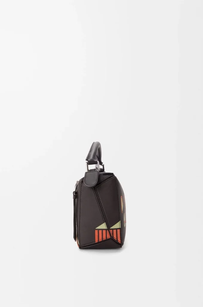 Bolso Puzzle pequeño Futurist Cat en piel de becerro clásica Dark Taupe