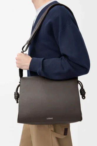 Bolso satchel Flamenco en piel de becerro flexible y brillante Gris oscuro