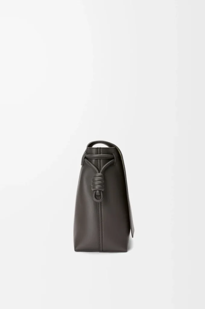 Bolso satchel Flamenco en piel de becerro flexible y brillante Gris oscuro