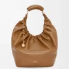 Bolso Squeeze mediano en suave piel de cordero napa roble Bolso Squeeze mediano en suave piel de cordero napa roble