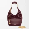 Bolso Squeeze pequeño en suave piel de cordero napa Burdeos oscuro Bolso Squeeze pequeño en suave piel de cordero napa Burdeos oscuro