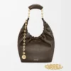 Bolso Squeeze pequeño en suave piel de cordero napa Chocolate Bolso Squeeze pequeño en suave piel de cordero napa Chocolate