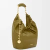 Bolso Squeeze pequeño en suave piel de cordero napa Oliva Bolso Squeeze pequeño en suave piel de cordero napa Oliva