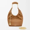 Bolso Squeeze pequeño en suave piel de cordero napa Roble Bolso Squeeze pequeño en suave piel de cordero napa Roble