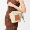 Bolso tipo cubo con cordón de palma y piel de becerro Natural/Tan Bolso tipo cubo con cordón de palma y piel de becerro Natural/Tan