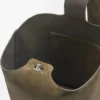 Bolso tipo cubo Pebble grande en piel de becerro ante Dark Olive