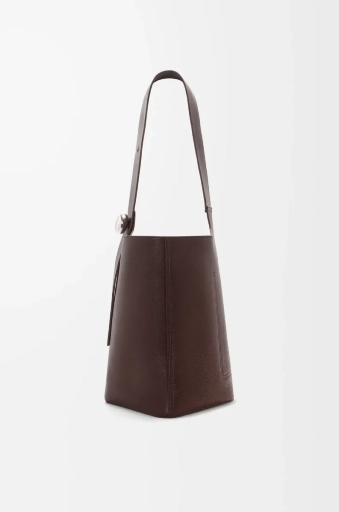 Bolso tipo cubo Pebble grande en piel de becerro granulada flexible Oxblood