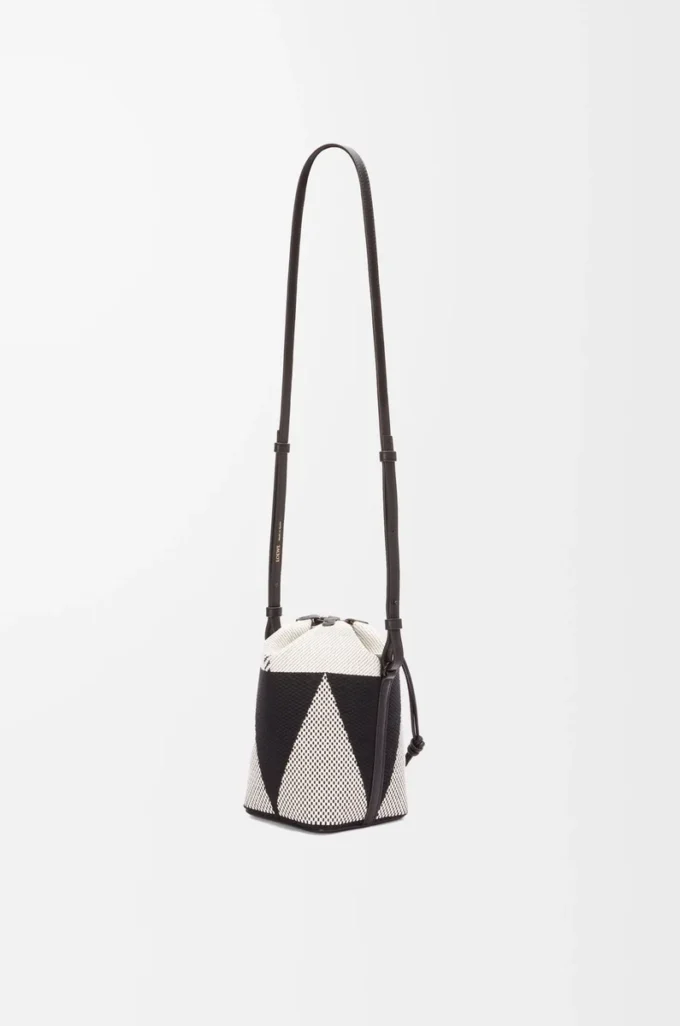 Bolso tipo cubo Small Treasure Bako en jacquard de lona y piel de becerro Natural/Negro