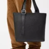 Bolso tote con cremallera y asas en piel de becerro granulada flexible Negro