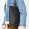 Bolso tote con cremallera y asas en piel de becerro granulada flexible Negro