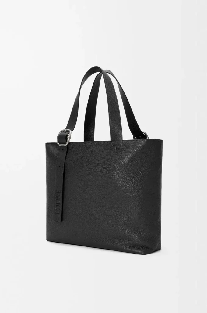 Bolso tote con cremallera y asas en piel de becerro granulada flexible Negro