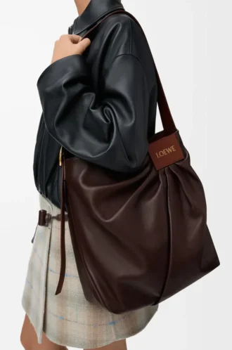 Bolso tote drapeado en suave piel de cordero napa Dark Chestnut