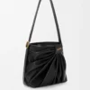 Bolso tote drapeado en suave piel de cordero napa Negro Bolso tote drapeado en suave piel de cordero napa Negro