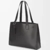 Bolso tote horizontal Buckle en piel de becerro clásica negra