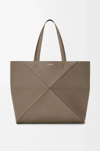 Bolso tote Puzzle Fold grande horizontal en piel de becerro granulada suave color topo Bolso tote Puzzle Fold grande horizontal en piel de becerro granulada suave color topo