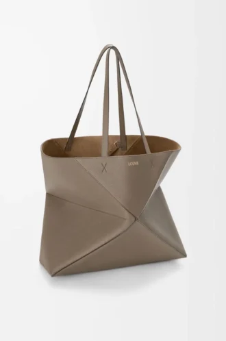 Bolso tote Puzzle Fold grande horizontal en piel de becerro granulada suave color topo Bolso tote Puzzle Fold grande horizontal en piel de becerro granulada suave color topo
