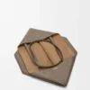 Bolso tote Puzzle Fold grande horizontal en piel de becerro granulada suave color topo