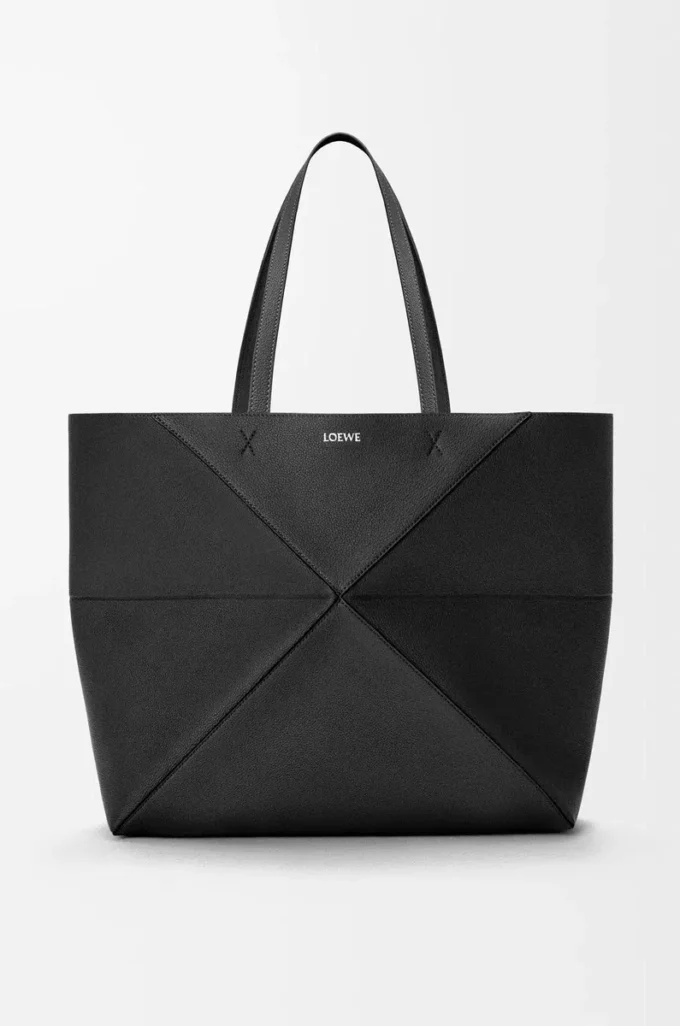 Bolso tote Puzzle Fold grande horizontal en suave piel de becerro granulada. Negro