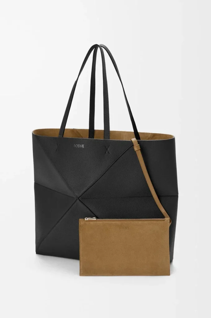 Bolso tote Puzzle Fold grande horizontal en suave piel de becerro granulada. Negro
