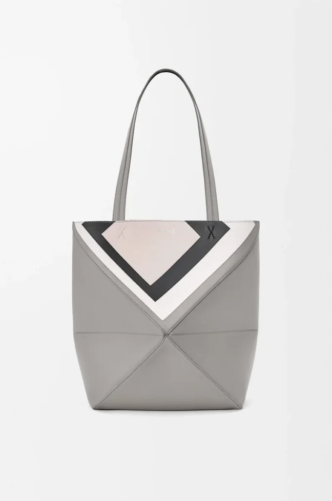 Bolso tote Puzzle Fold mediano en piel de becerro napa Gris/Light Ghost Bolso tote Puzzle Fold mediano en piel de becerro napa Gris/Light Ghost