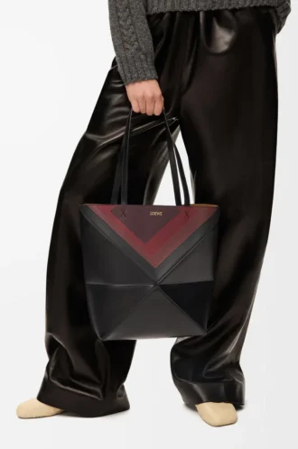 Bolso tote Puzzle Fold mediano en piel de becerro napa Negro/Burdeos