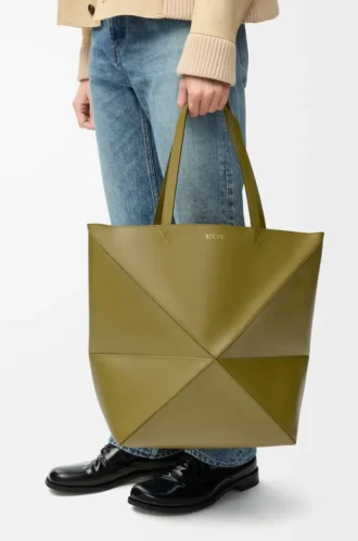 Bolso tote Puzzle Fold XL en piel de becerro brillante color oliva