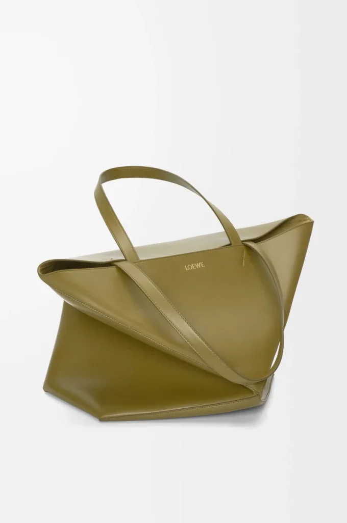 Bolso tote Puzzle Fold XL en piel de becerro brillante color oliva