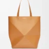 Bolso tote XL Puzzle Fold en piel de becerro brillante Warm Desert Bolso tote XL Puzzle Fold en piel de becerro brillante Warm Desert