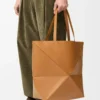 Bolso tote XL Puzzle Fold en piel de becerro brillante Warm Desert Bolso tote XL Puzzle Fold en piel de becerro brillante Warm Desert