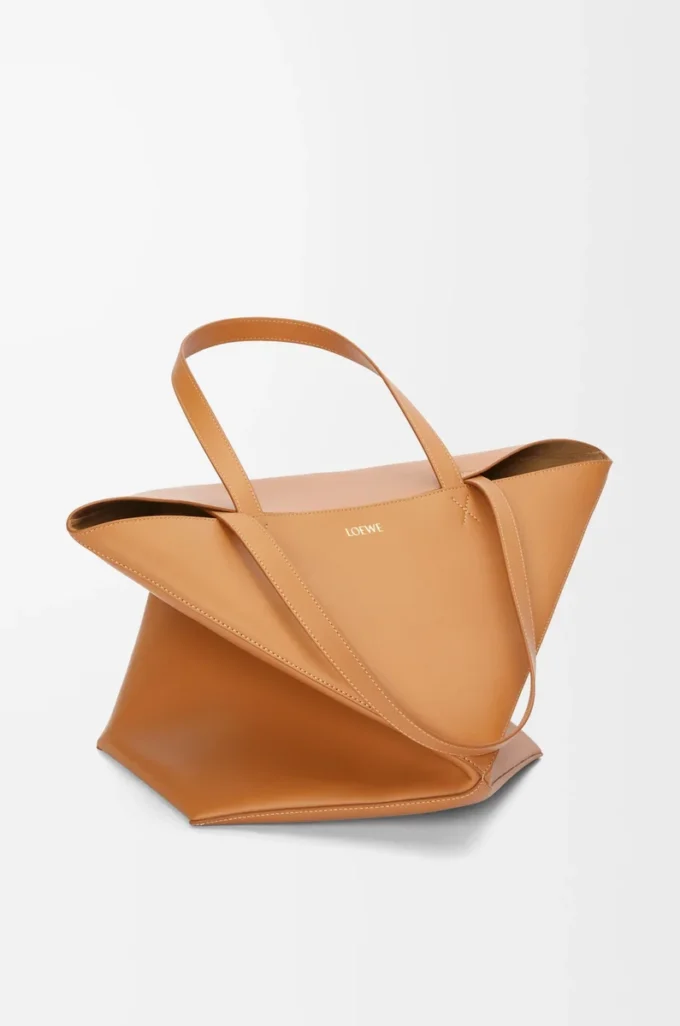 Bolso tote XL Puzzle Fold en piel de becerro brillante Warm Desert Bolso tote XL Puzzle Fold en piel de becerro brillante Warm Desert