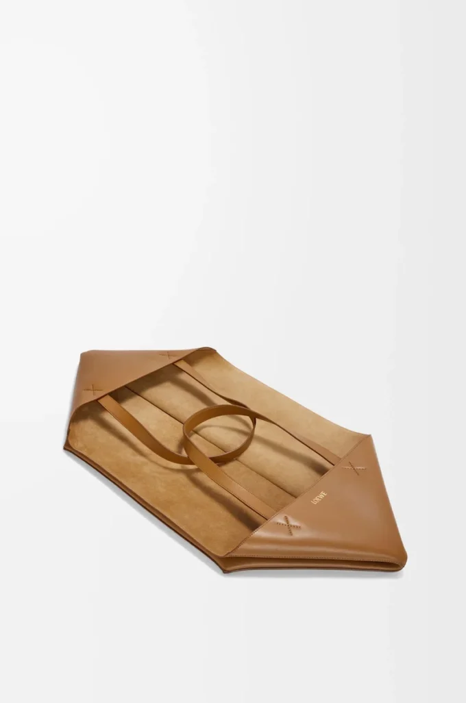 Bolso tote XXL Puzzle Fold en piel de becerro brillante Oak Bolso tote XXL Puzzle Fold en piel de becerro brillante Oak