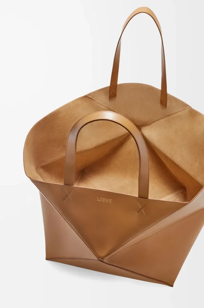 Bolso tote XXL Puzzle Fold en piel de becerro brillante Oak Bolso tote XXL Puzzle Fold en piel de becerro brillante Oak