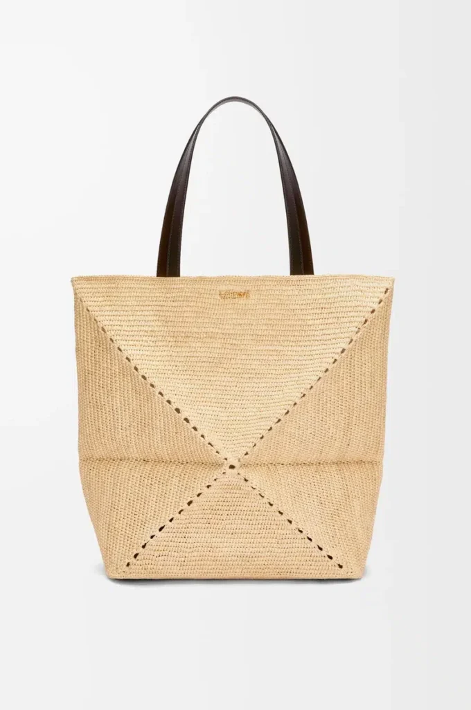 Bolso XL Puzzle Fold en rafia Natural/Negro Bolso XL Puzzle Fold en rafia Natural/Negro