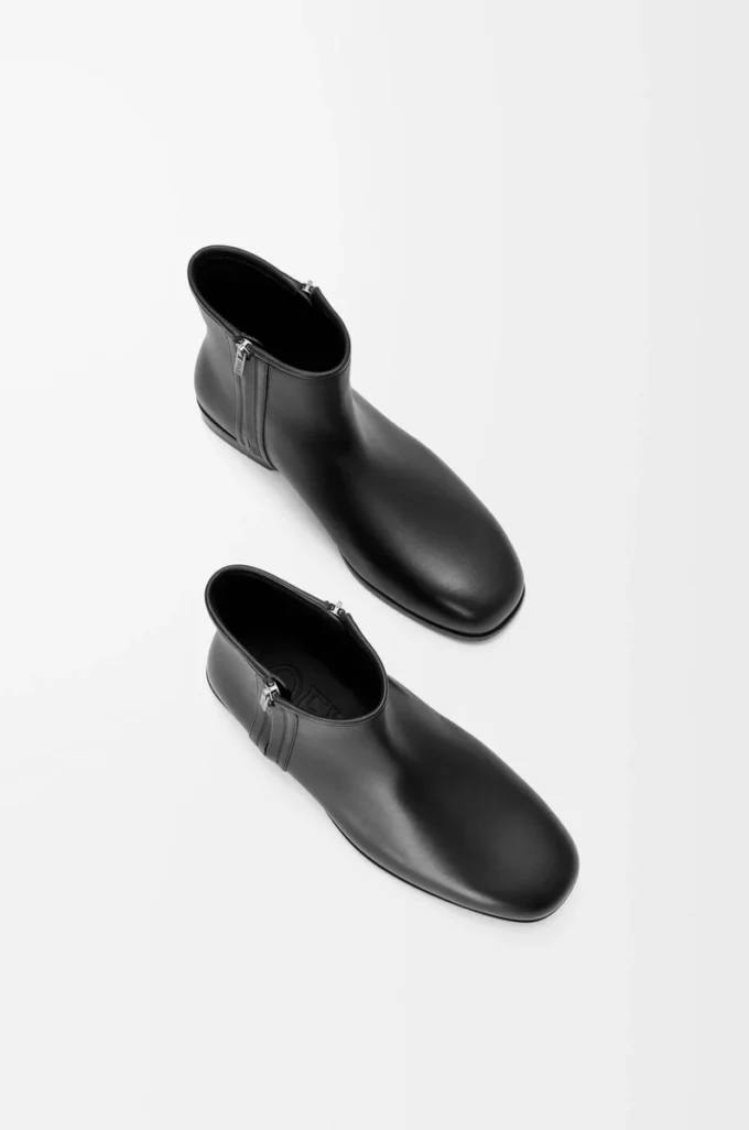 Botines Bobine de piel de becerro lisa en color negro Botines Bobine de piel de becerro lisa en color negro