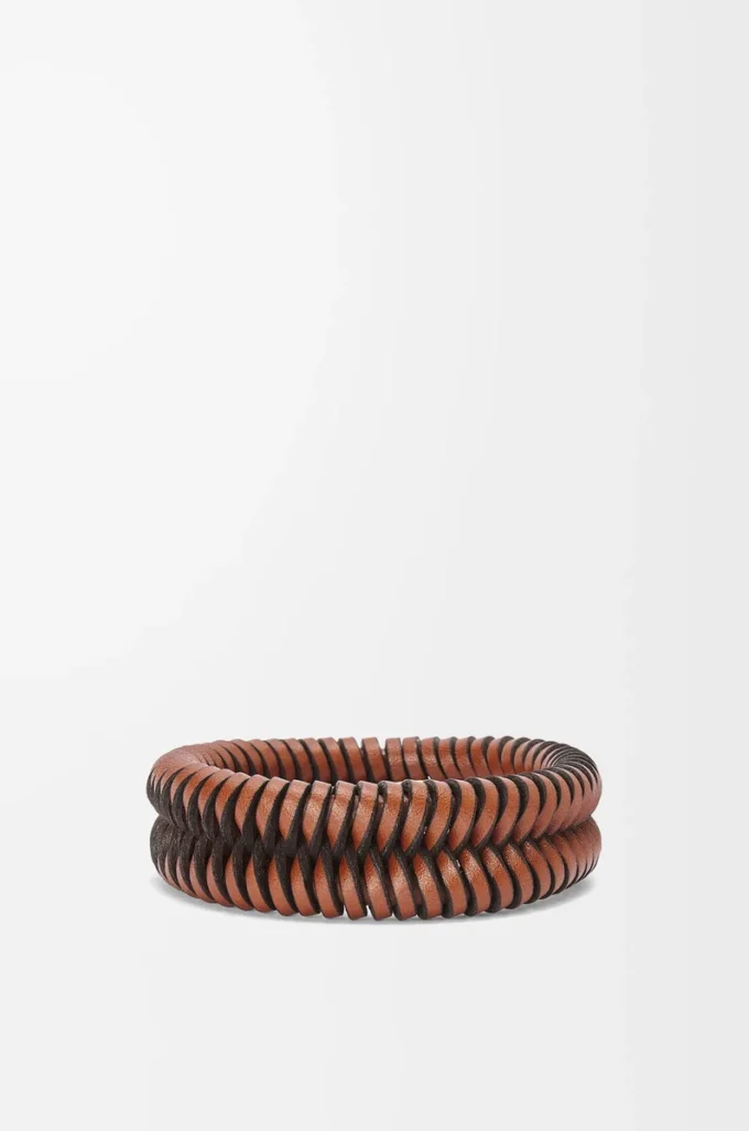 Brazalete entrelazado en piel de becerro clásica Tan Brazalete entrelazado en piel de becerro clásica Tan