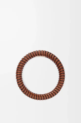 Brazalete entrelazado en piel de becerro clásica Tan