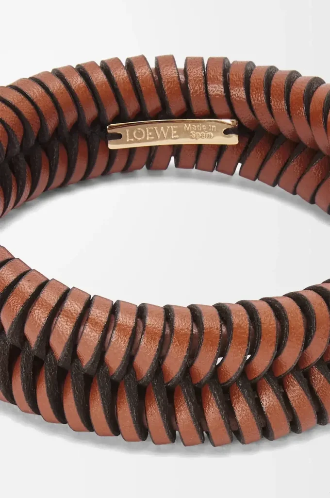 Brazalete entrelazado en piel de becerro clásica Tan Brazalete entrelazado en piel de becerro clásica Tan