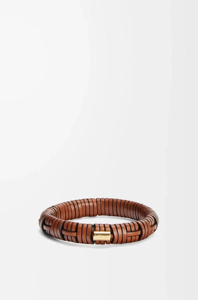 Brazalete tejido en latón y piel de becerro clásica Tan Brazalete tejido en latón y piel de becerro clásica Tan