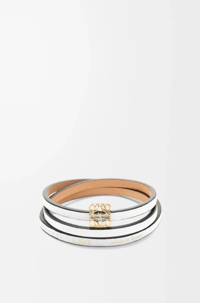 Brazalete Twist en piel de becerro blanco suave Brazalete Twist en piel de becerro blanco suave