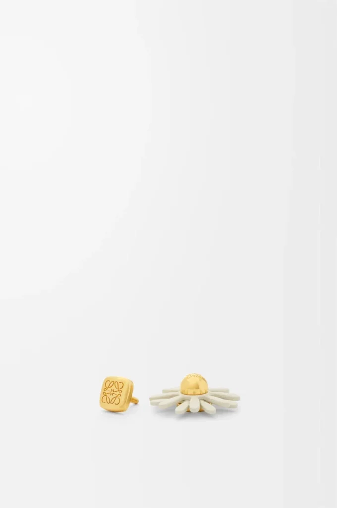 Broche de flor en piel de becerro Blanco Broche de flor en piel de becerro Blanco