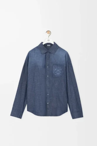 Camisa de algodón azul lavado