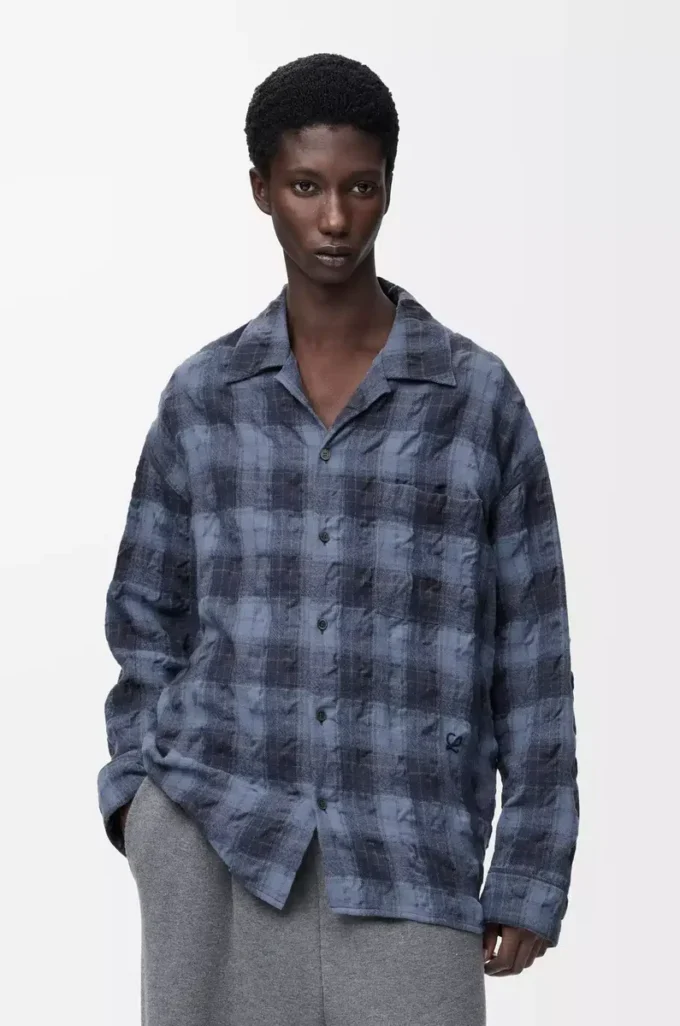 Camisa de lana y algodón azul marino
