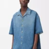 Camisa de manga corta con anagrama en denim Denim lavado Camisa de manga corta con anagrama en denim Denim lavado