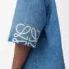 Camisa de manga corta con anagrama en denim Denim lavado Camisa de manga corta con anagrama en denim Denim lavado