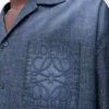 Camisa de manga corta en algodón azul lavado Camisa de manga corta en algodón azul lavado