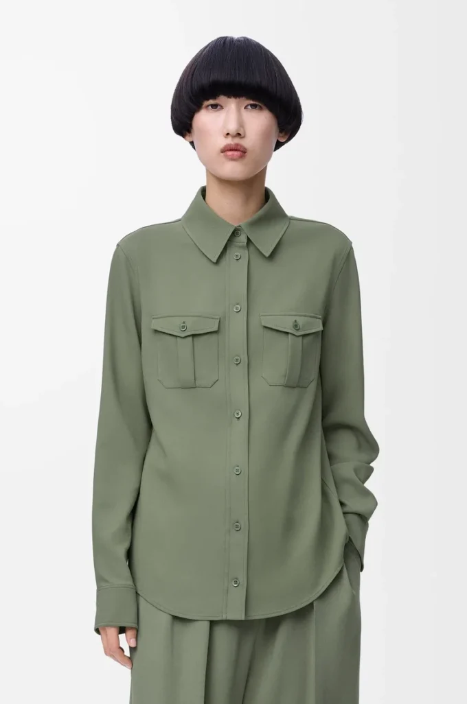 Camisa de viscosa elástica verde caqui claro Camisa de viscosa elástica verde caqui claro