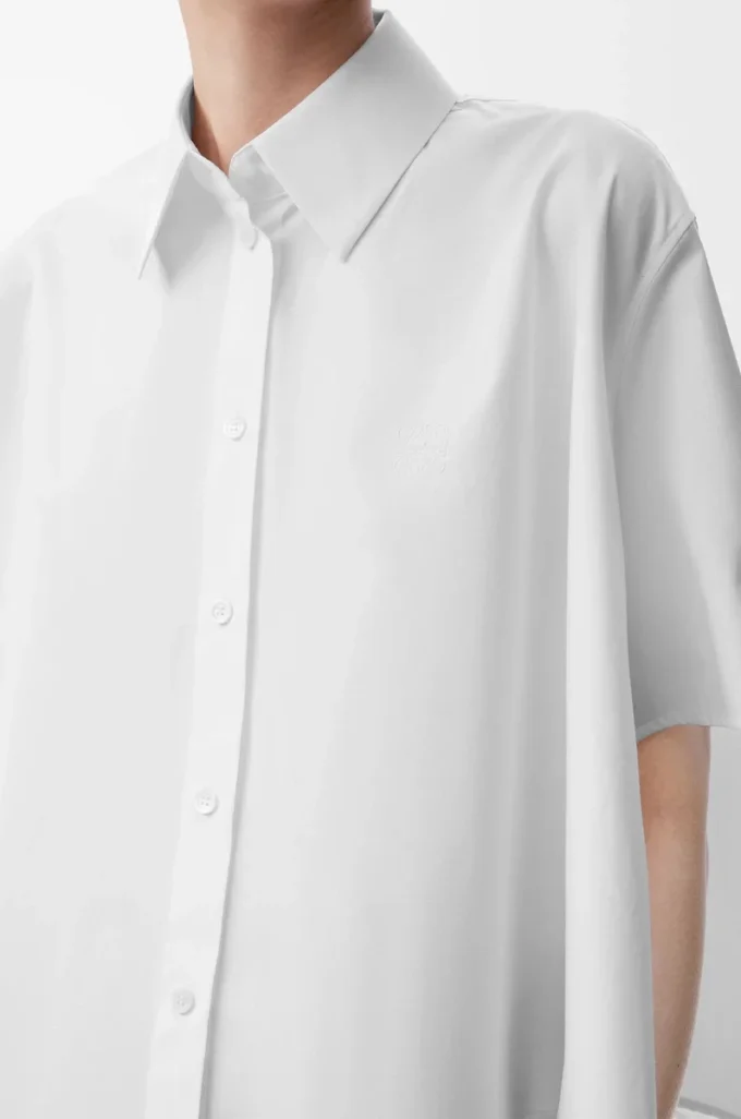 Camisa trapecio de manga corta en algodón blanco Camisa trapecio de manga corta en algodón blanco