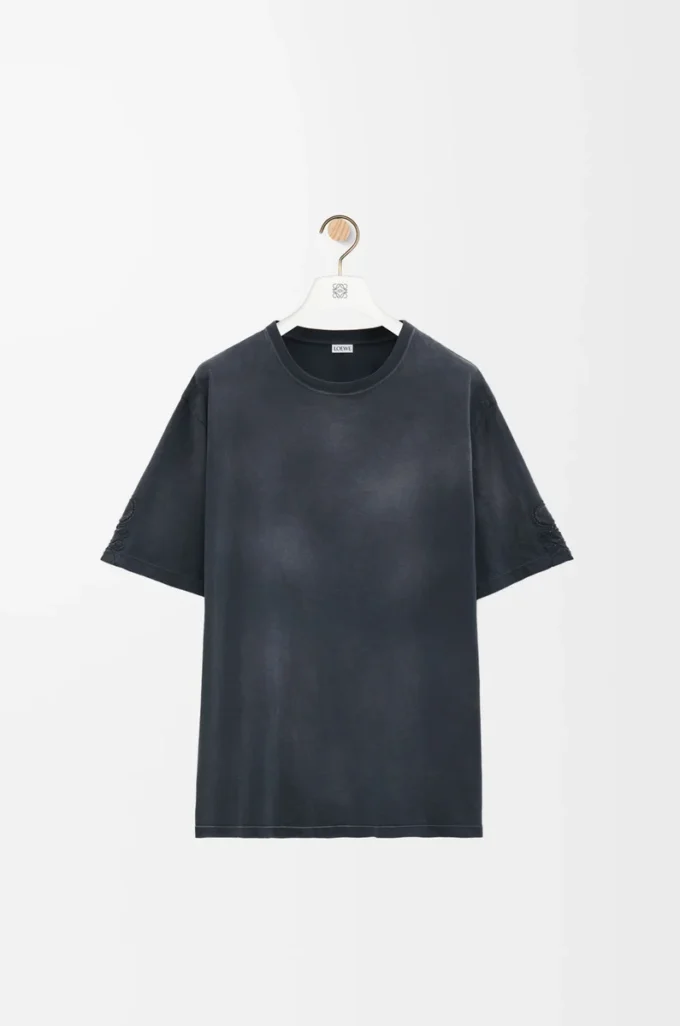 Camiseta holgada de algodón. Color negro.